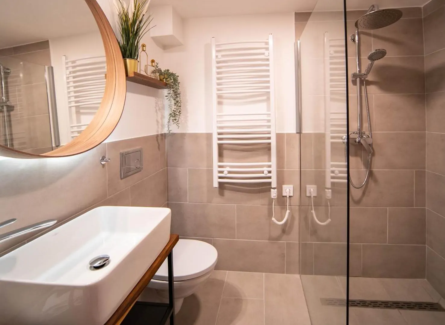 Free Parking -Corvin Palace Residence-3Bdrm,6Ppl,Wifi,Ac ブダペスト