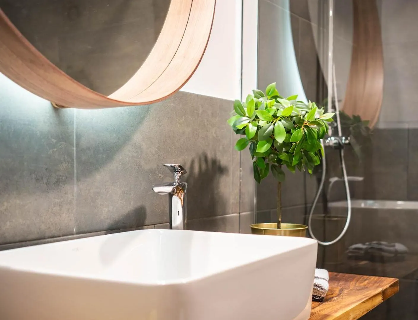 アパート Free Parking -Corvin Palace Residence-3Bdrm,6Ppl,Wifi,Ac ブダペスト ハンガリー