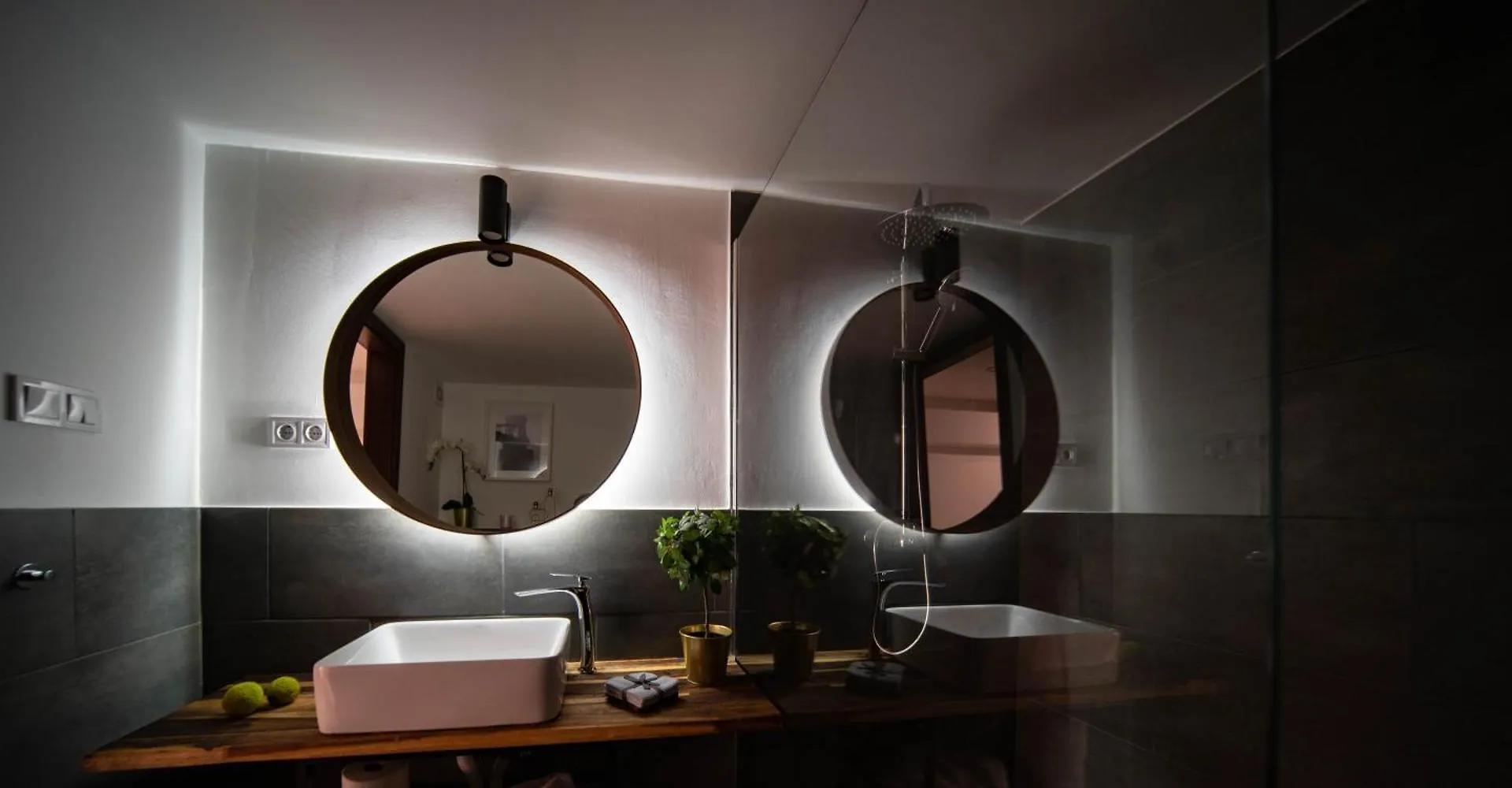 Free Parking -Corvin Palace Residence-3Bdrm,6Ppl,Wifi,Ac ブダペスト