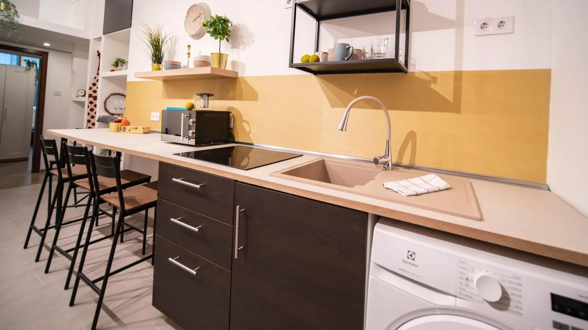 Free Parking -Corvin Palace Residence-3Bdrm,6Ppl,Wifi,Ac ブダペスト アパート